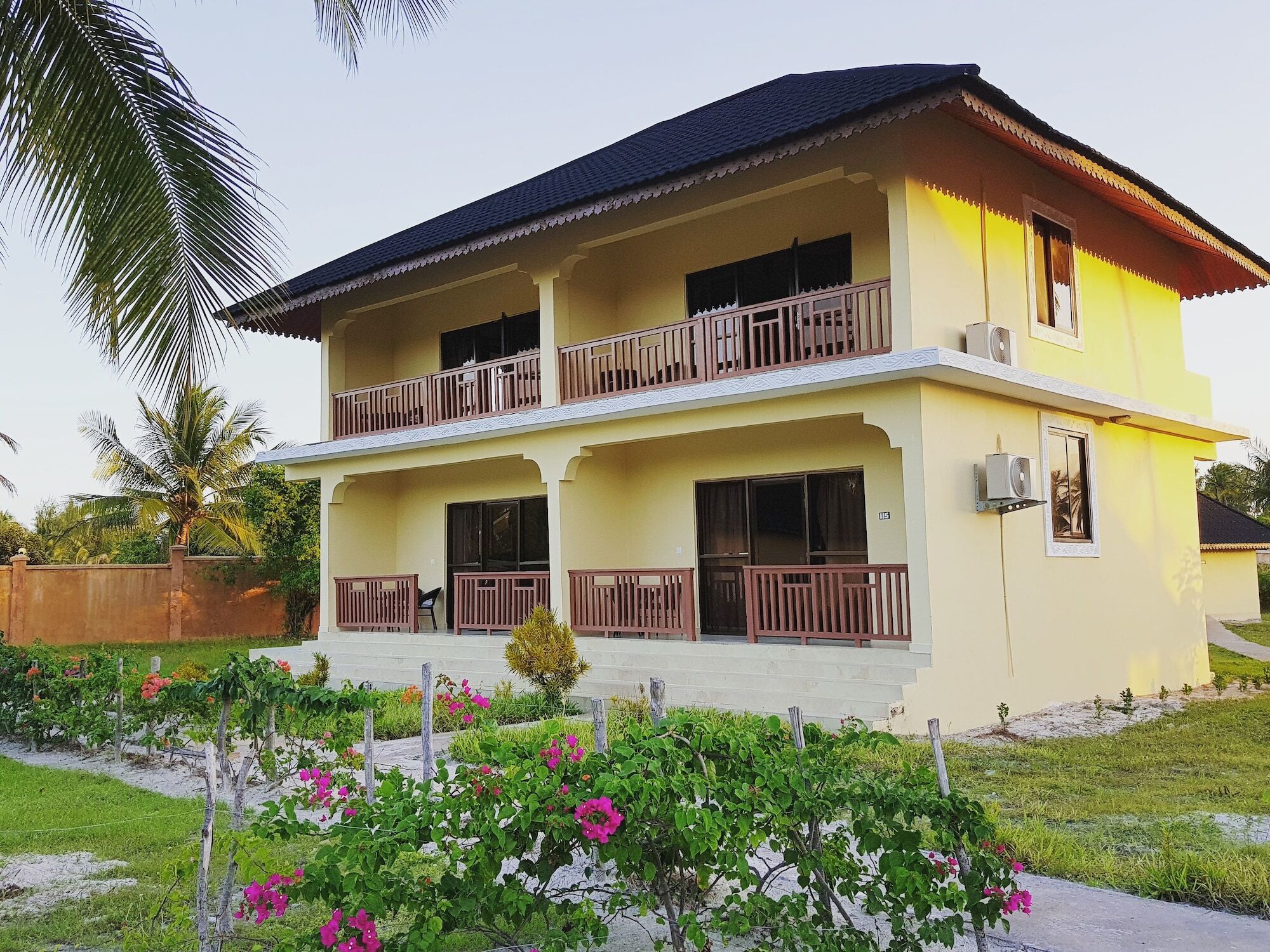Hotell Khulala Ocean Blue Bungalows 3*